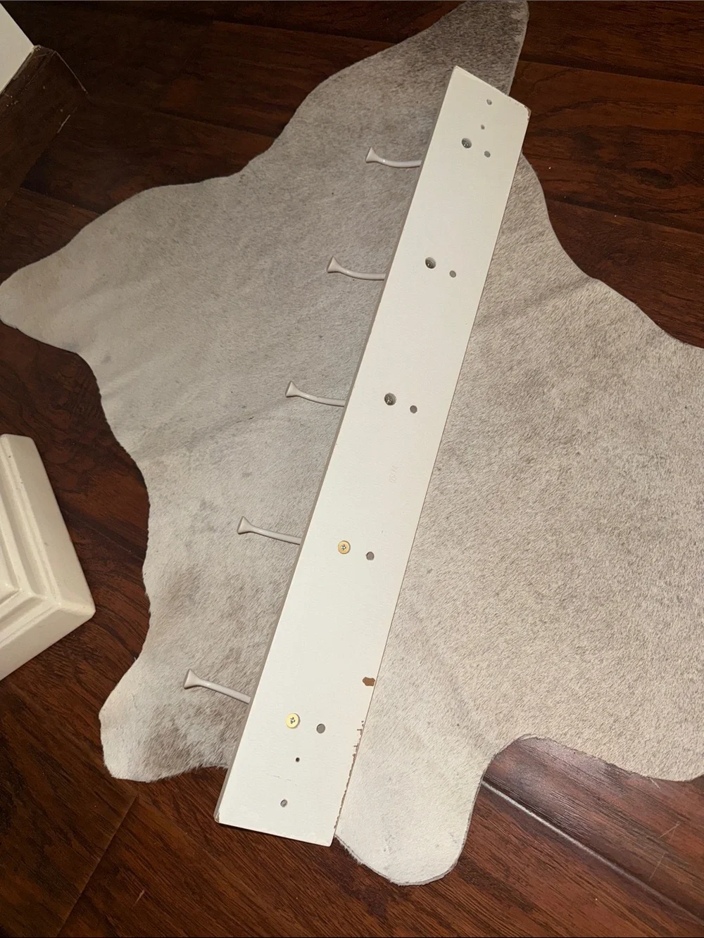 White Wall Hook Rack with Five Hooks